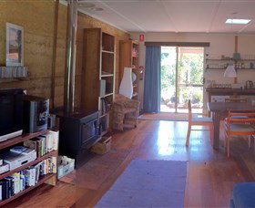 Windrose Bed And Breakfast - ACT Tourism 3