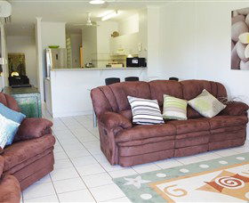 Absolute Beachfront Apartment - ACT Tourism 3