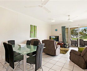 Absolute Beachfront Apartment - ACT Tourism 6