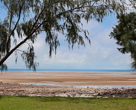 Beachside Tropical Retreat - ACT Tourism 6