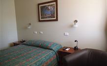 Aromet Motor Inn - Temora - ACT Tourism 0