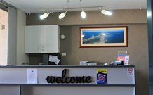 Lakeview Motor Inn - Belmont - ACT Tourism 1