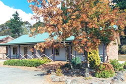 Federation Gardens Lodge - ACT Tourism 0