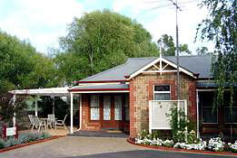 Amble In Self Contained Accommodation - Garden Retreat B & B - ACT Tourism 0