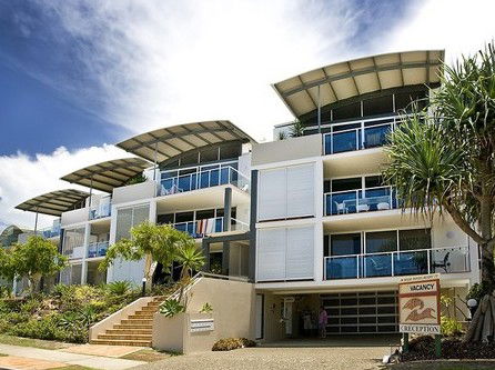 Aqua Promenade Beachfront Apartments - ACT Tourism 0