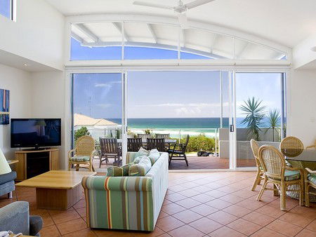 Aqua Promenade Beachfront Apartments - ACT Tourism 4
