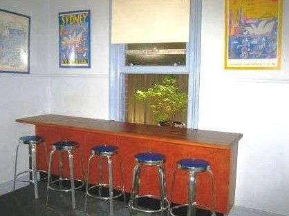 Blue Parrot Backpackers - ACT Tourism 2