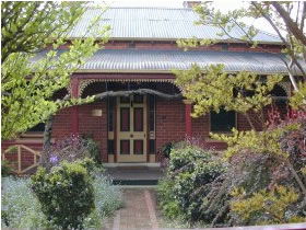 FINCHES OF BEECHWORTH - ACT Tourism 0