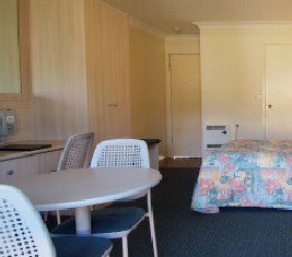Zig Zag Motel - ACT Tourism 1