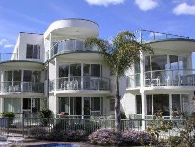 The Palms Apartments - ACT Tourism 0