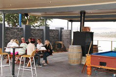 Lake Jindabyne Hotel Motel - ACT Tourism 1