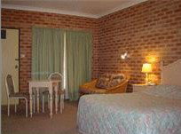 Country Gardens Motor Inn - ACT Tourism 1