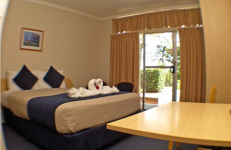 All Seasons Country Lodge - ACT Tourism 1