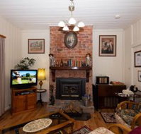 Tenterfield Historic Luxury Cottage - ACT Tourism