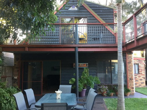 Jetz Bungalow - ACT Tourism 0