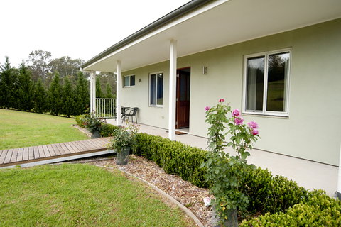 Highfields Country Cottages - ACT Tourism 0