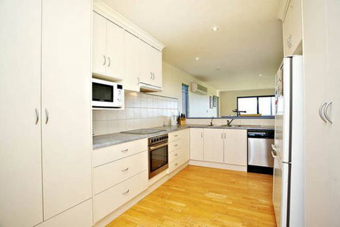 Unwind At Coast On Newell - ACT Tourism 16