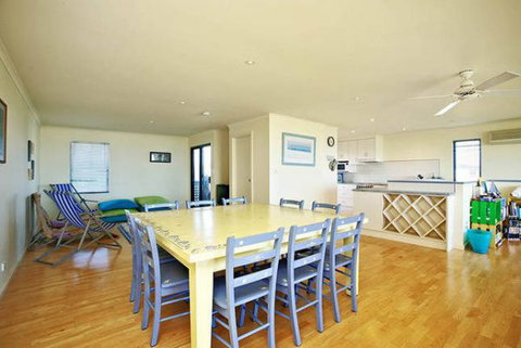 Unwind At Coast On Newell - ACT Tourism 17