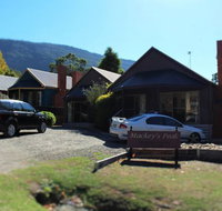 Mackey's Peak Villas - ACT Tourism