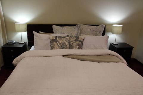 Mackey's Peak Villas - ACT Tourism 4