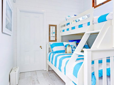 Driftwood Beach House - ACT Tourism 4