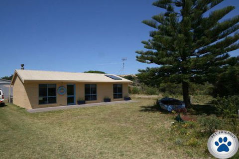 LJ Hooker Goolwa Holiday Rentals - 15 Eaton Avenue, Goolwa Beach - ACT Tourism 0