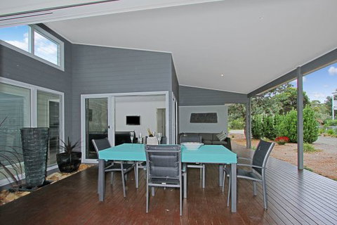 Poolside - ACT Tourism 4