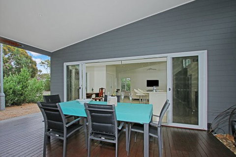 Poolside - ACT Tourism 5