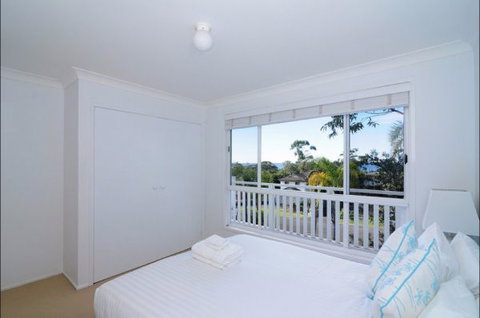 Poolside - ACT Tourism 8