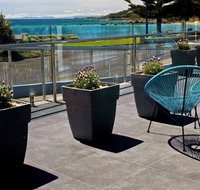 Penguin Beachfront Apartments - ACT Tourism