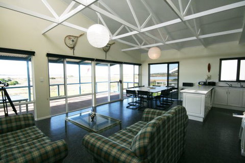 LJ Hooker Goolwa Holiday Rentals - 25 Barrage Road, Goolwa South - ACT Tourism 1