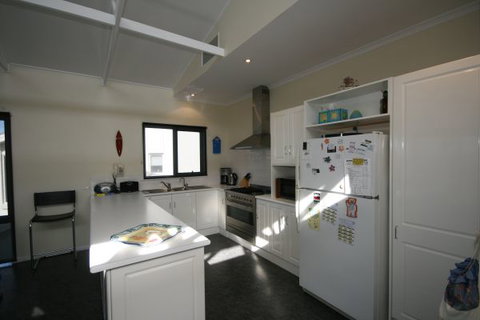 LJ Hooker Goolwa Holiday Rentals - 25 Barrage Road, Goolwa South - ACT Tourism 3