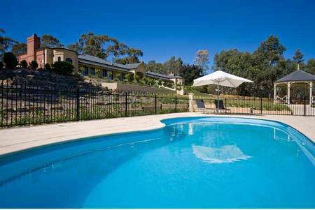 Brice Hill Country Lodge - ACT Tourism 1