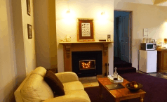 Crabtree House Heritage Suites - ACT Tourism 1