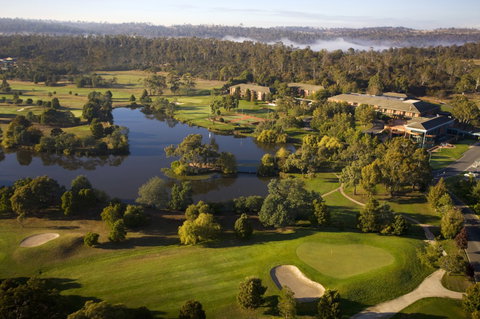Country Club Tasmania - ACT Tourism 1