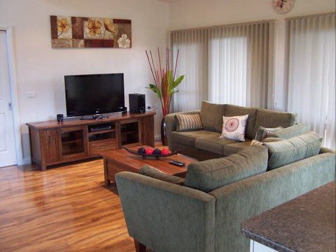 High Peaks Cottages - ACT Tourism 5