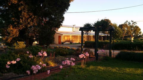 Angas Plains Estate Wines Heritage Suite - ACT Tourism 3