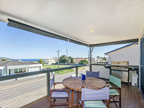 Century 21 SouthCoast: Whinnerah Sunsets - ACT Tourism 1