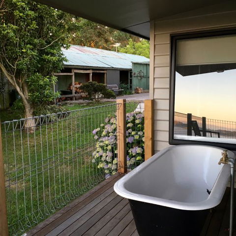 Halcyon Cottage Retreat - Self Contained Accommodation - ACT Tourism 3