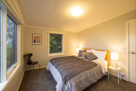 Halcyon Cottage Retreat - Self Contained Accommodation - ACT Tourism 9
