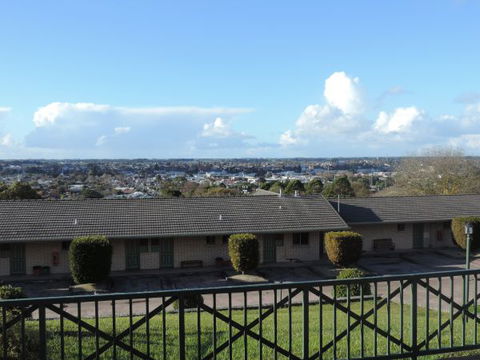 Lakes Resort Mount Gambier - ACT Tourism 1