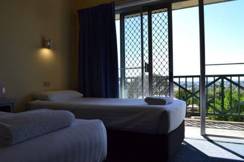 Lakes Resort Mount Gambier - ACT Tourism 3