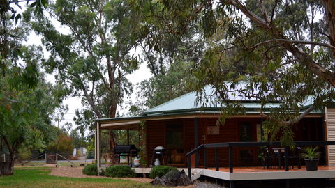 Friends At McLaren Vale - ACT Tourism 0