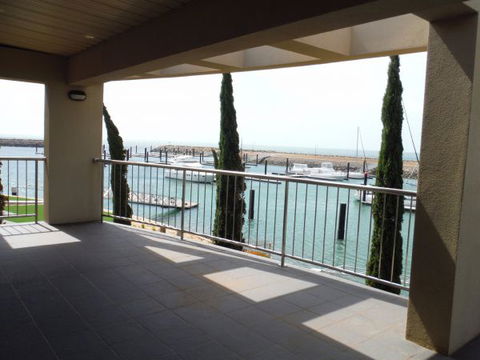 Marina Vista - ACT Tourism 0