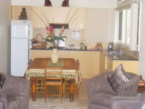 Weeroona Retreat B&B - ACT Tourism 5