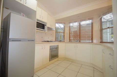 Barney Beach Accommodation - ACT Tourism 5