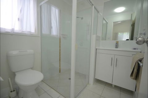 Barney Beach Accommodation - ACT Tourism 7