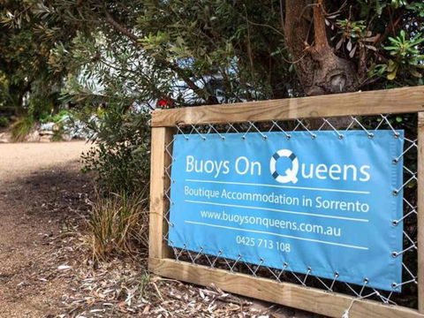 Buoys On Queens - ACT Tourism 8