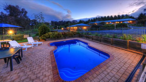 Top Of The Town Motor Inn Yackandandah - ACT Tourism 1