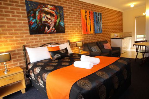 Top Of The Town Motor Inn Yackandandah - ACT Tourism 4